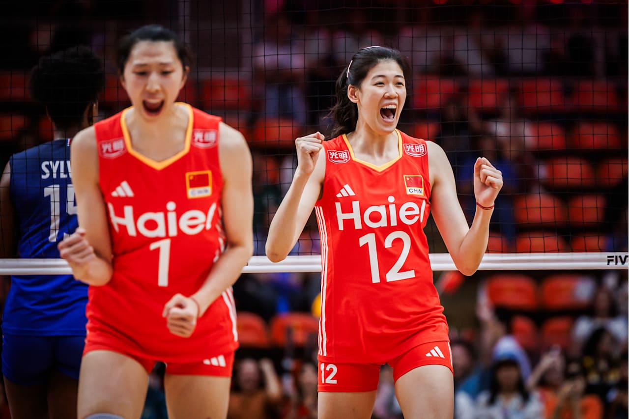 中国女排队, 但三大主攻, 攻非常犀利 中国女排队, 但三大主攻, 攻非常犀利