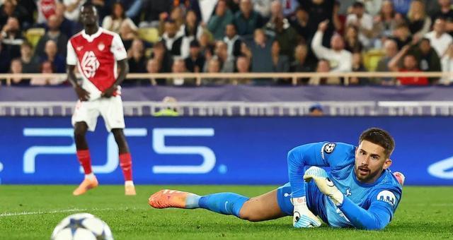 鲁执教期间, 热刺, Zoo