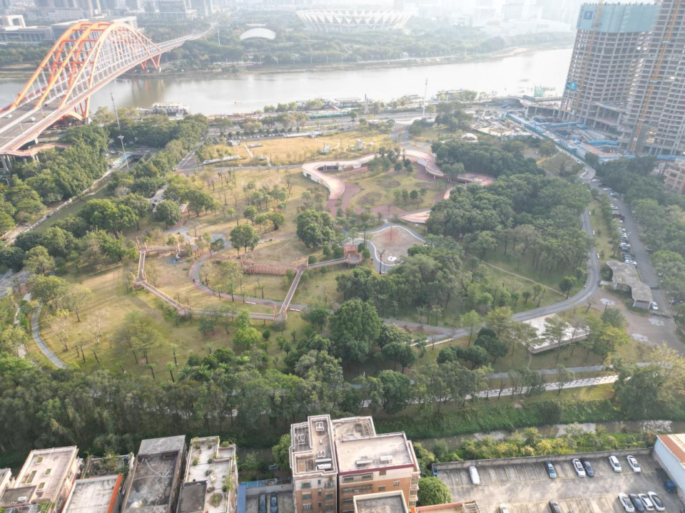 GLboY, middl, 滑雪馆室外 GLboY, middl, 滑雪馆室外