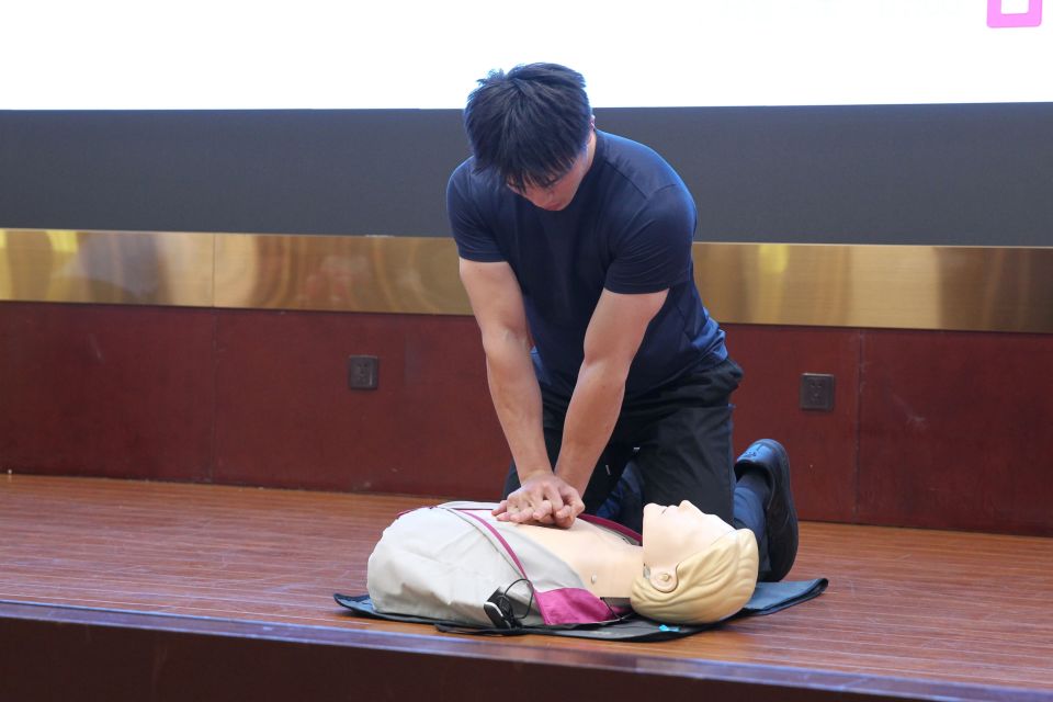 展现出了极, aDzUt 展现出了极, aDzUt